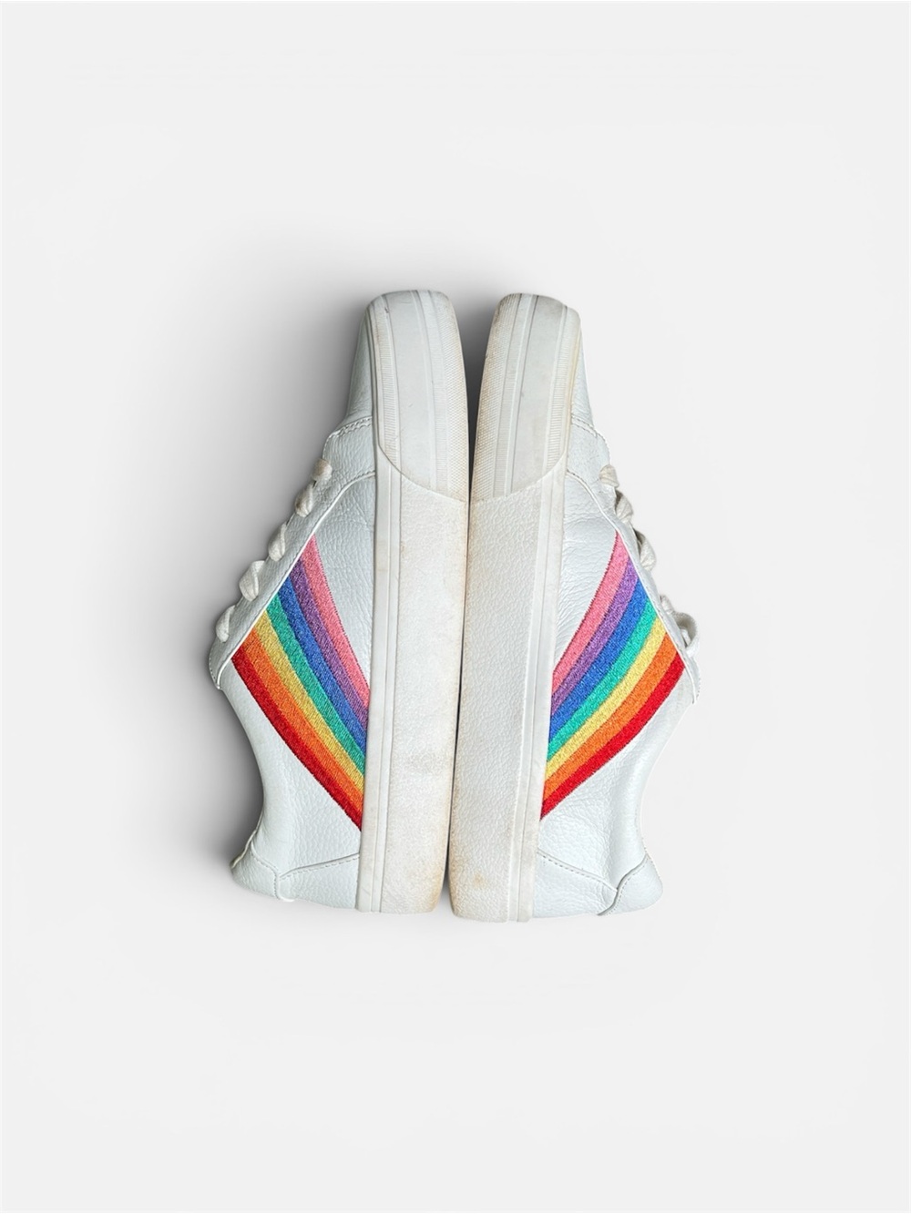 Gianni Bini "Day Dreamin" Rainbow White Leather Sneaker in White Sz 6 1/2 - Picture 5 of 9